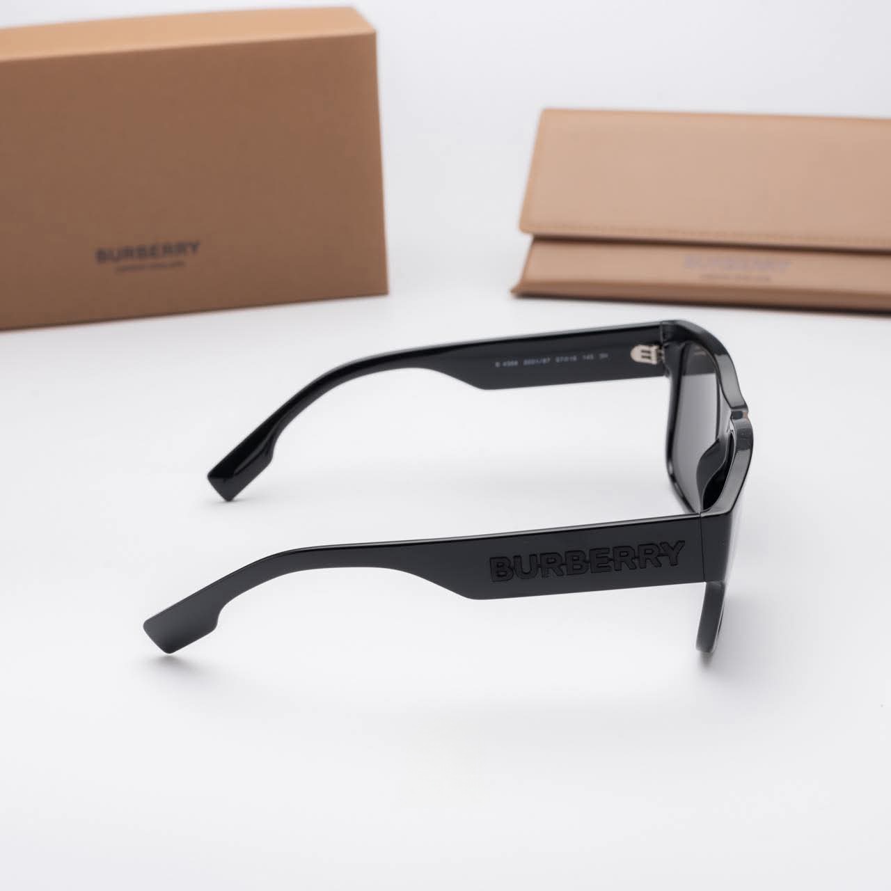 BURBERRY 4358